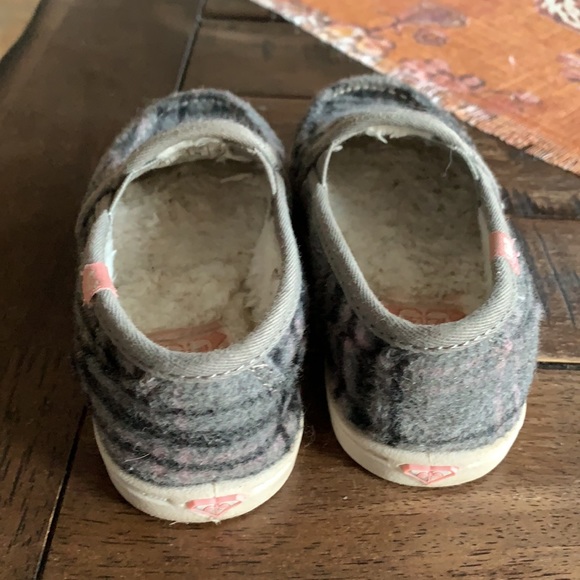 Toddler Roxy size 7 shoes fuzzy inside GUC - Picture 4 of 6